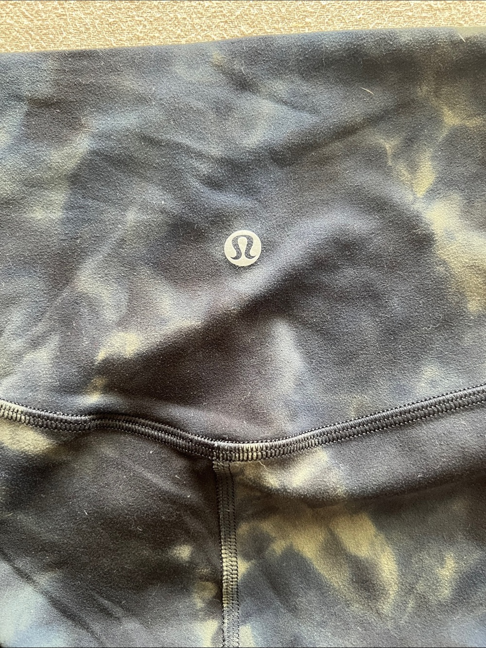 lululemon athletica align Faded Olive Tie-Dye High-Rise Leggings - 28” - Picture 3 of 9